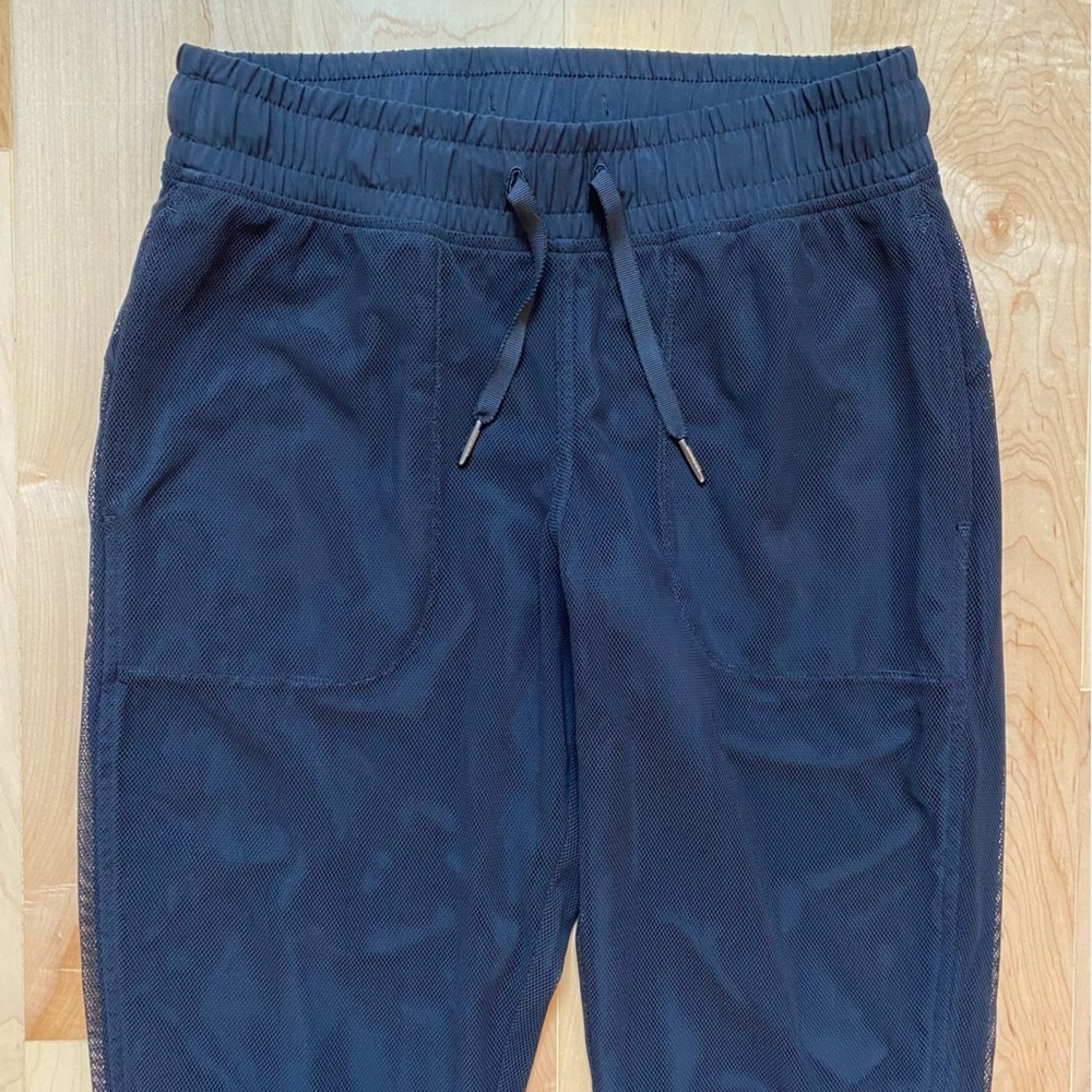 Lululemon Modern Netted Overlay Jogger In Black - image 3